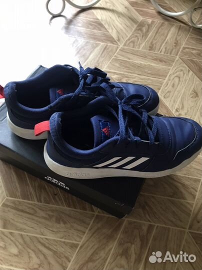 Кроссовки adidas