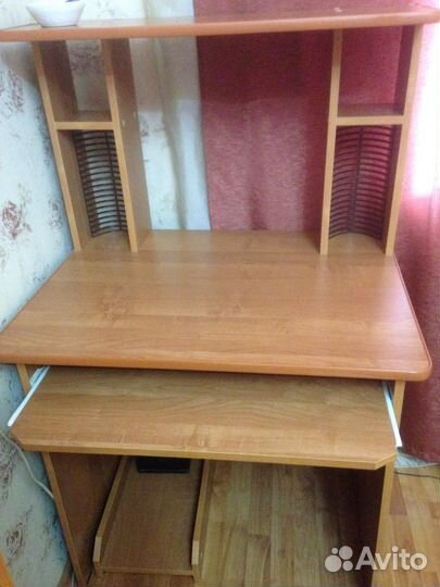 Компьютерный стол