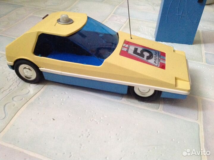 Автомобиль радиоуправляемый вираж (СССР 1983г)