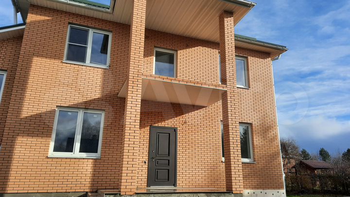 Дом 368 м² на участке 17 сот.