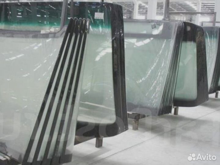 Стекло лобовое верхнее New Holland