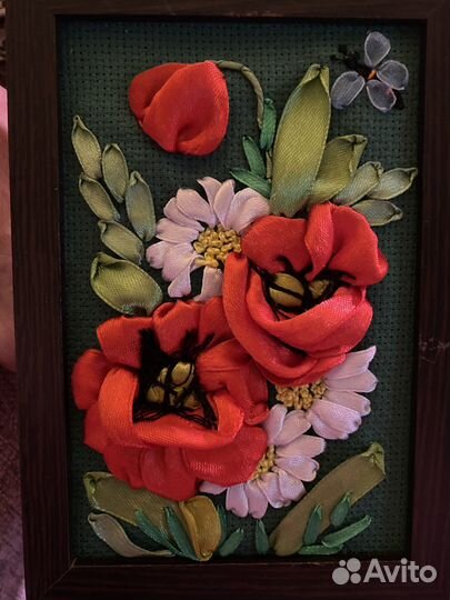 Вышитая миниатюрная картина