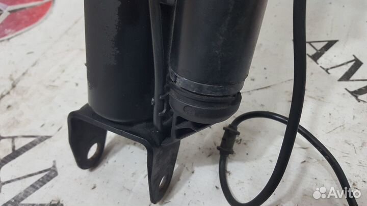 Пневмостойка передняя правая Mercedes-Benz W211