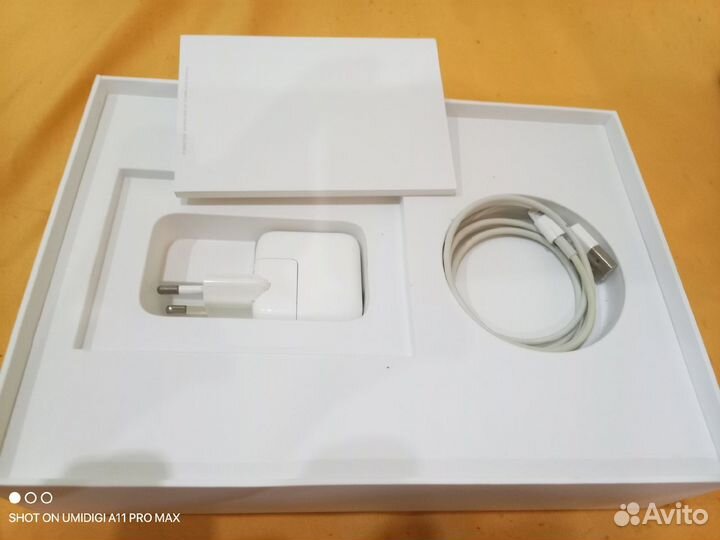 Apple iPad 2018, 32 Гб, WI-FI