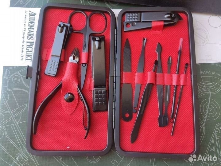 Маникюрный набор в футляре