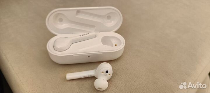 Беспроводные наушники honor flypods