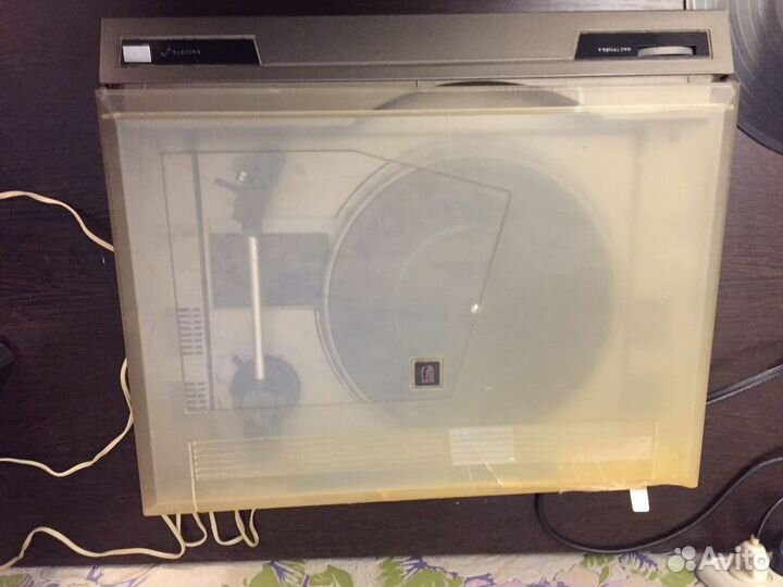 Проигрыватель пластинок колонки Сириус