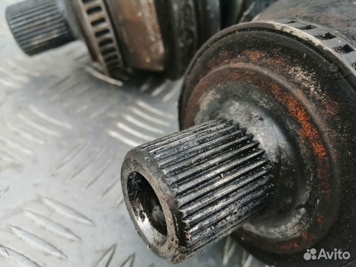 Полуось передняя Audi A6 C5 2.5 AKN АКПП