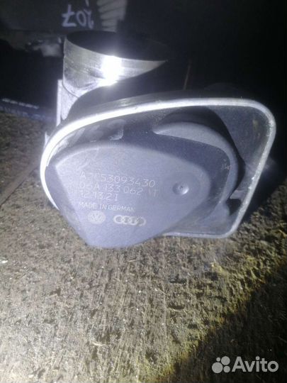 Дроссельная заслонка 06a133062at Skoda Volkswagen