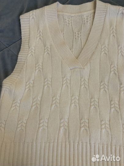 Жилетка женская вязаная