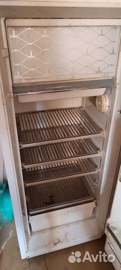 Холодильник ЗИЛ рабочий с морозилкой
