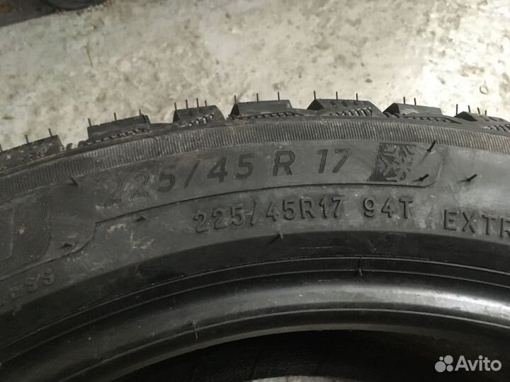 Michelin X-Ice North 4 225/45 R17 94T