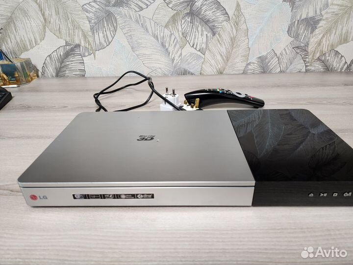 4K 3D Blu-ray плеер LG BP740