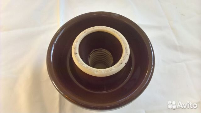 Изолятор коричневый с клеймом