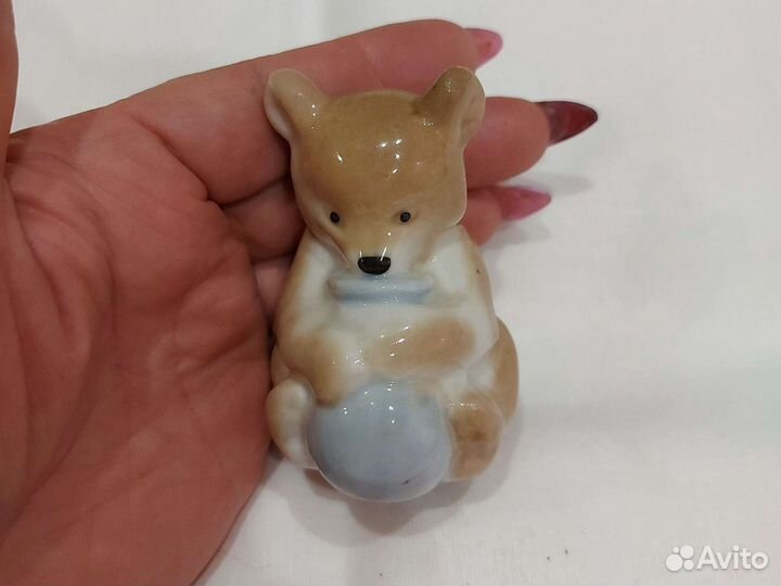 Медведь с кувшином