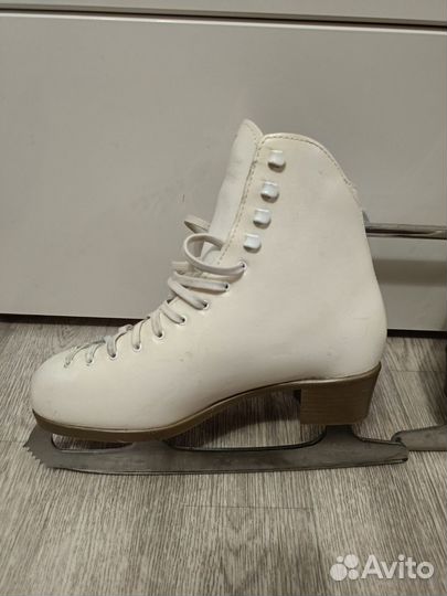 Коньки фигурные Risport