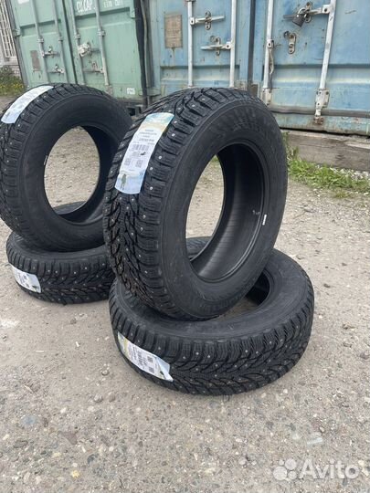 Nokian Tyres Hakkapeliitta 9 SUV 215/65 R16 102T