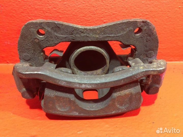 Суппорт передний левый Hyundai Sonata NF G4KC 2007