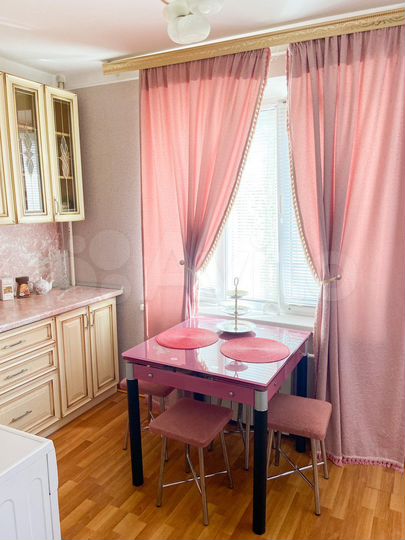 2-к. квартира, 55 м², 4/9 эт.