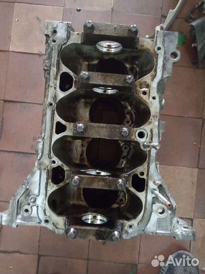 Блок цилиндров Nissan Qashqai 2.0