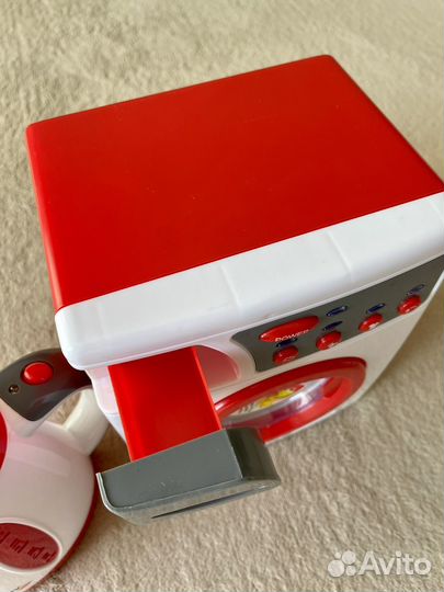 Стиральная машина и чайник