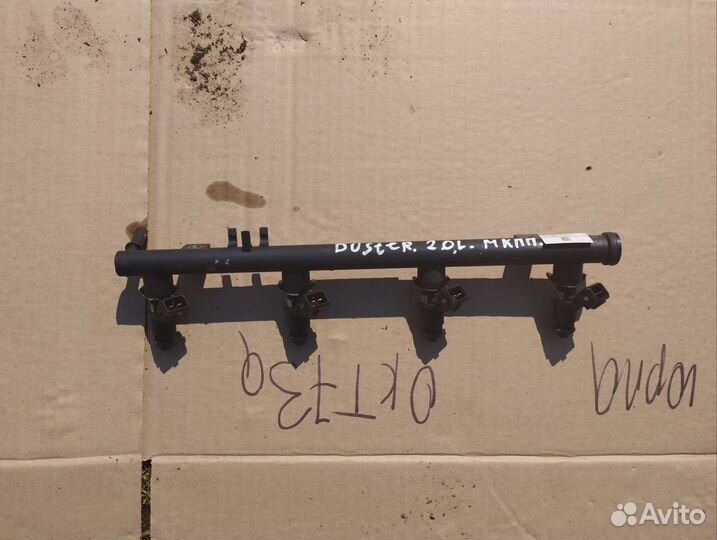 Топливная рампа с форсунками Renault Duster 1