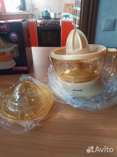 Электрическая соковыжималка для цитрусовых