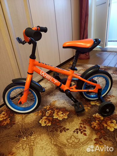 Велосипед детский с боковыми колесами, на 3-5 лет