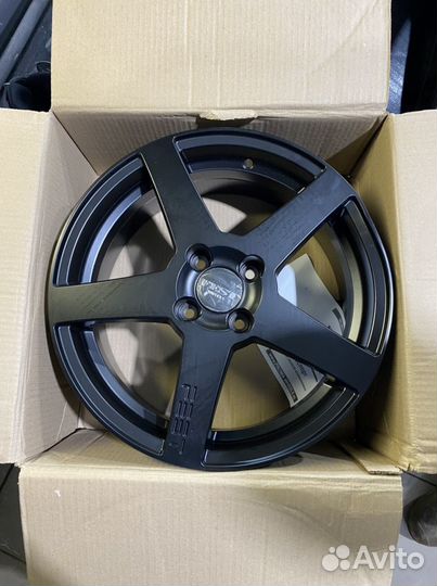 Диск r16 4x100 с дефектом