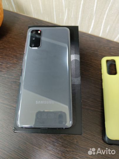 Samsung Galaxy S20, 8/128 ГБ