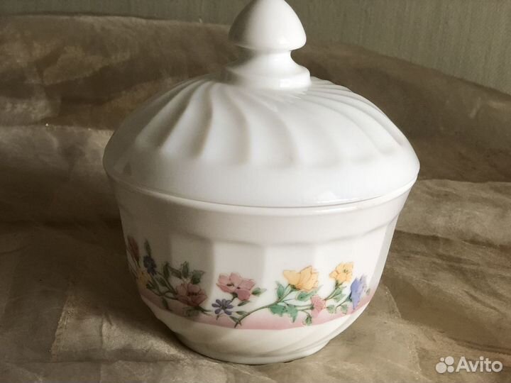 Сахарницы разные