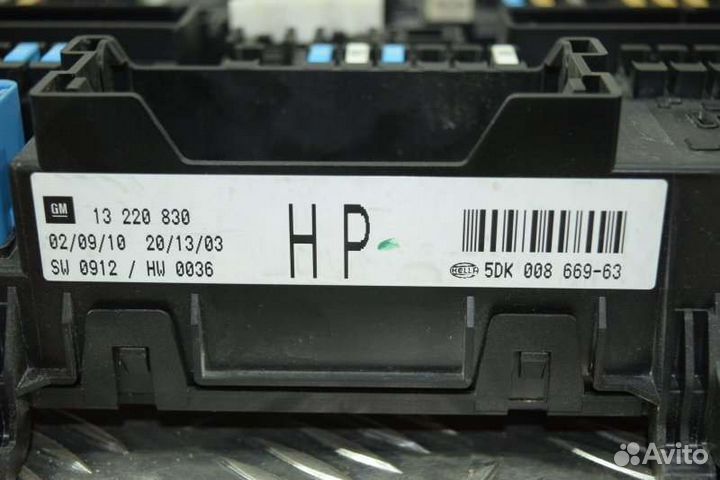 Блок предохранителей Opel Zafira B 1.8 Z18XER 2010