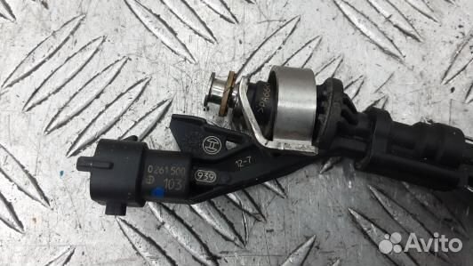 Форсунка бензиновая ford focus 3 (KUK21B704)