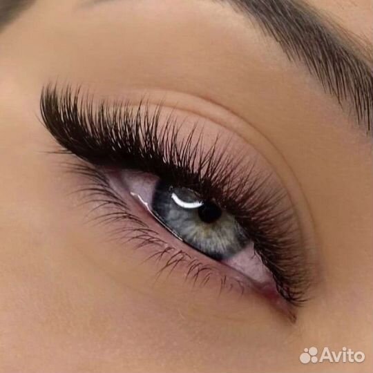 Наращивание ресниц, оформление бровей