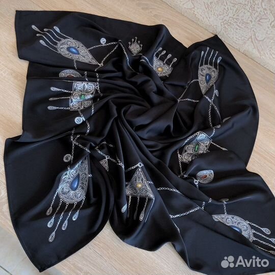 Платок расписанный вручную, из ткани армани шелк