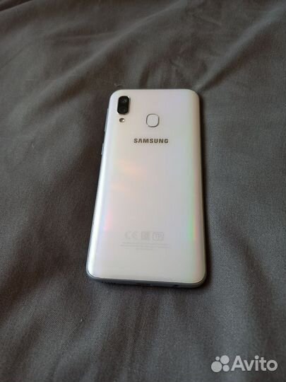 Samsung Galaxy A40, 4/64 ГБ