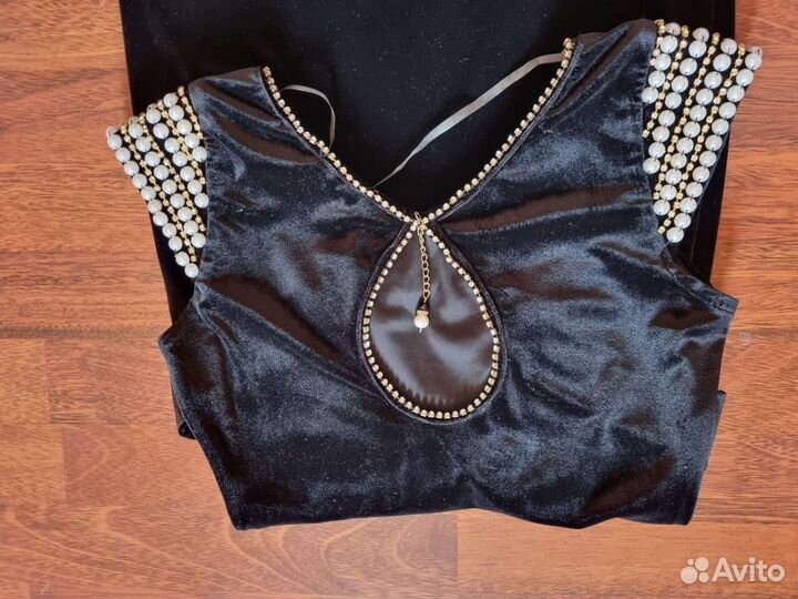 Маленькое черное платье