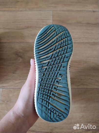 Кроссовки adidas 29 р
