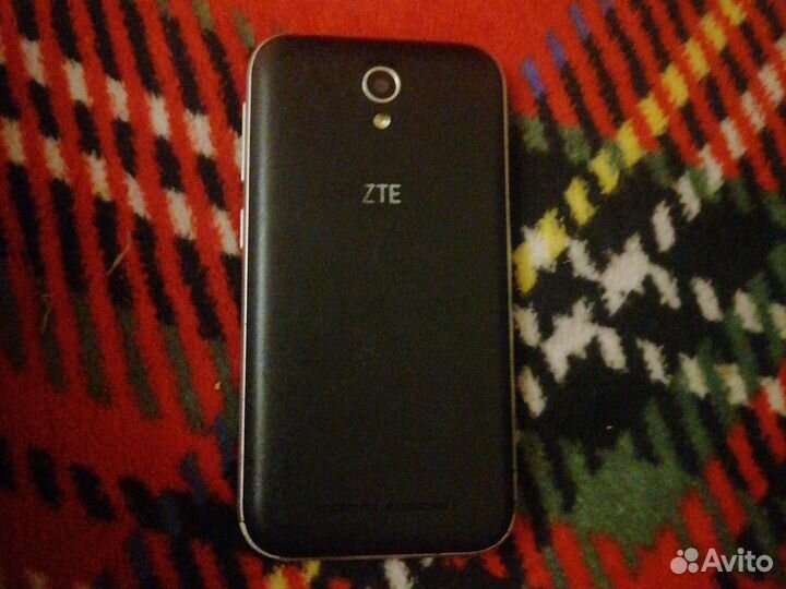Телефон ZTE