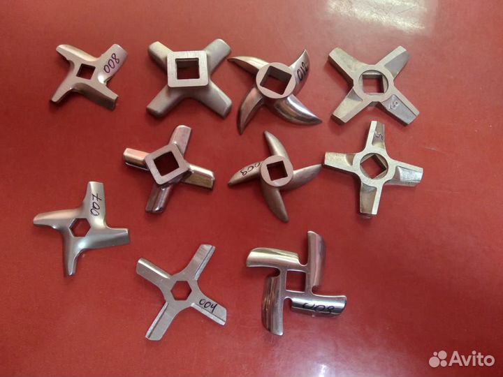 Нож и решетки для мясорубки.новые.магазин