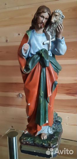 Старинная статуэтка