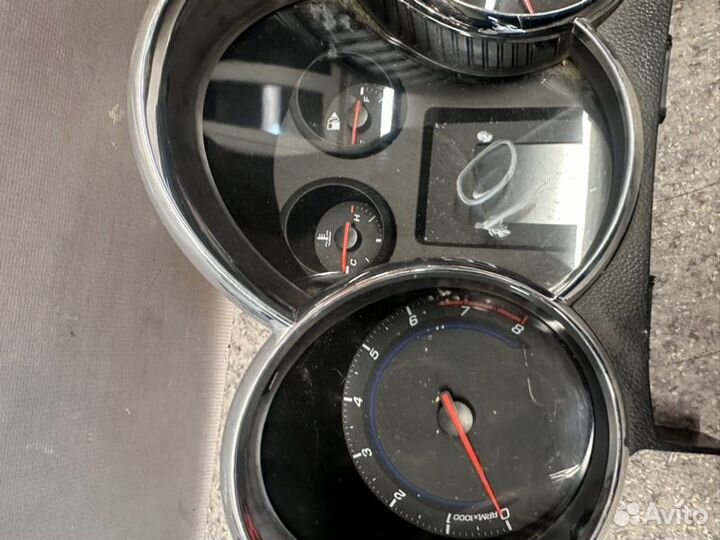 Панель приборов Chevrolet Cruze J300