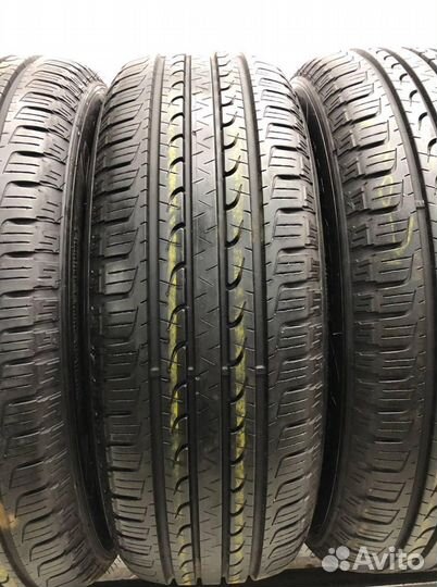 Goodyear EfficientGrip SUV 4x4 225/65 R17 98W