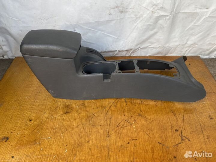 Подлокотник Jeep Liberty KJ Cherokee Либерти