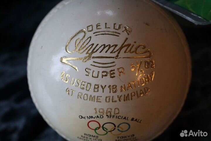 Хоккейный мяч с клеймом