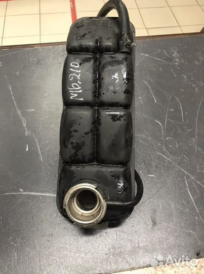 Mersedes E210 расширительный бачок