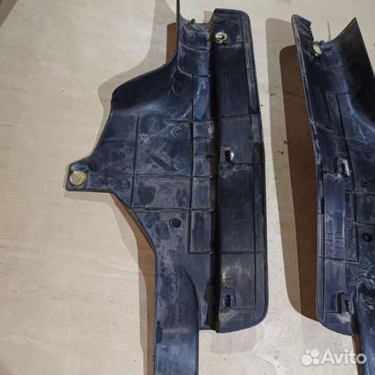 Накладки порога Mitsubishi Lancer 2005г