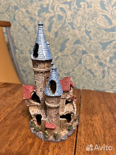 Замок для аквариума