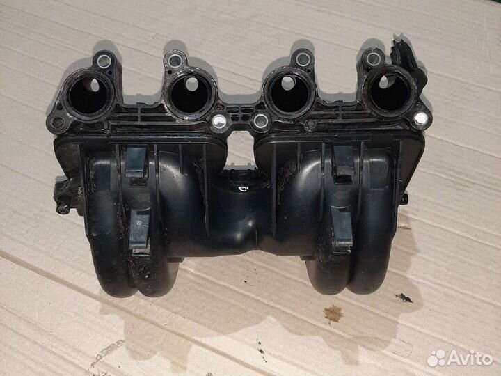 Коллектор впускной Шкода Октавия А4 AEE Фелиция 1