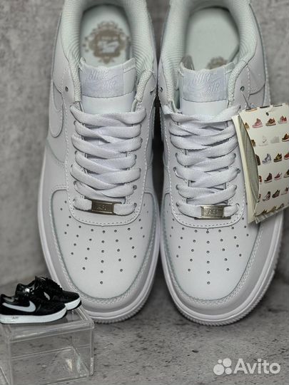 Кроссовки женские Nike Air Force 1 белые